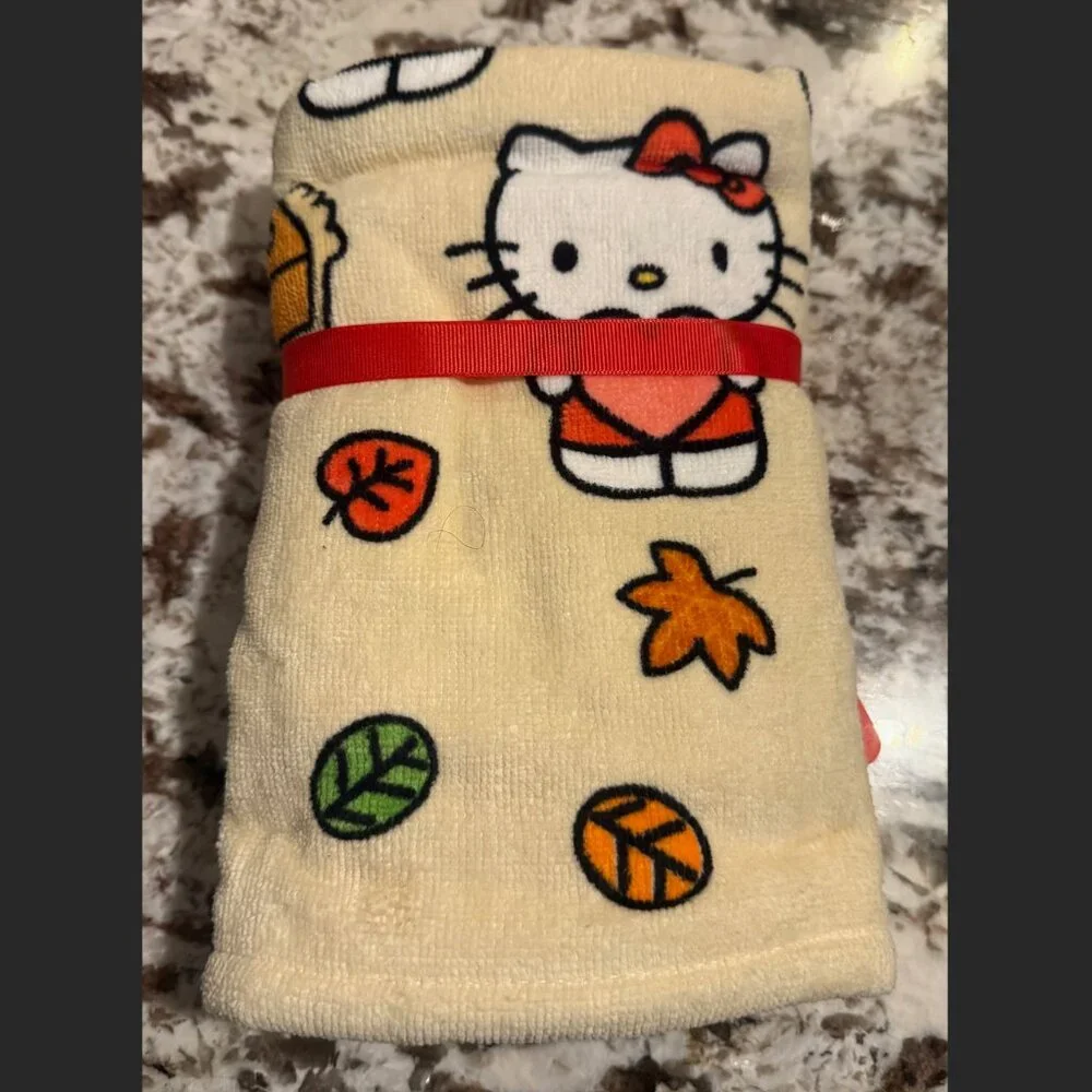 Sanrio Hello Kitty Autumn Fall Leaves Pumpkin Pie 2 Pack Hand Towels NWT
